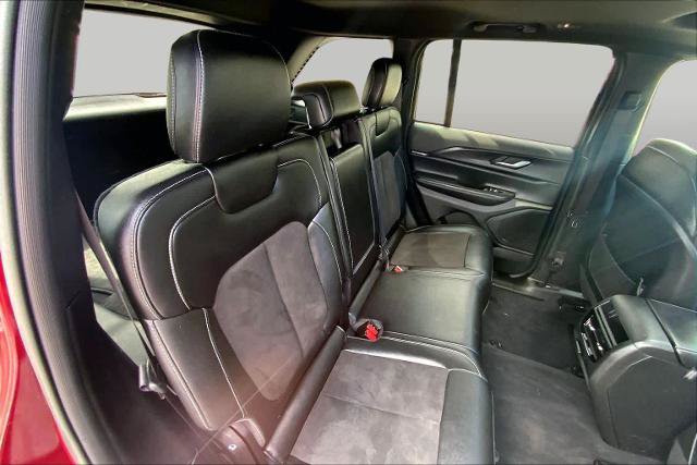 Used 2024 Jeep Grand Cherokee Altitude AWD/4WD image 20