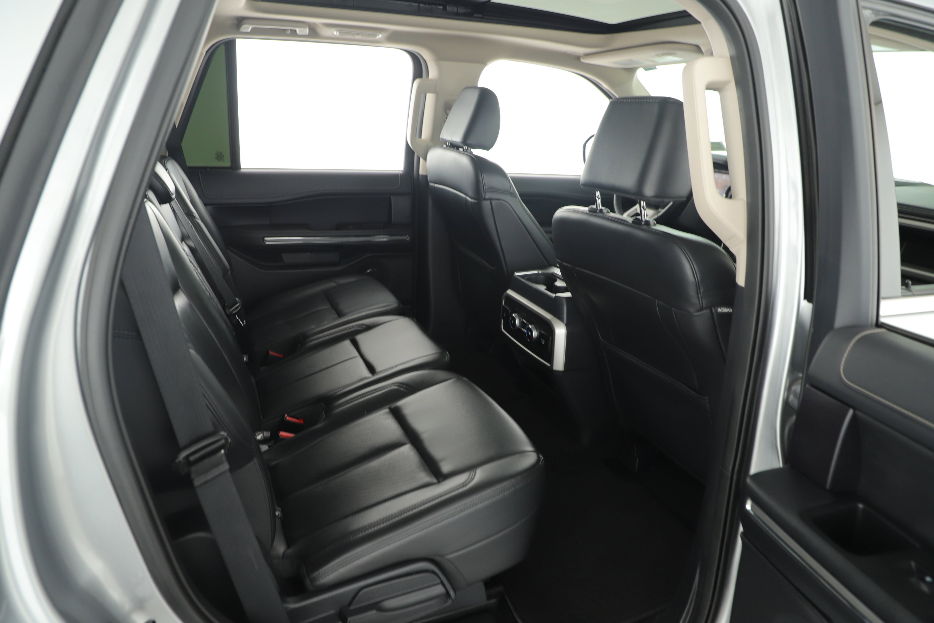 Certified 2024 Ford Expedition XLT image 23