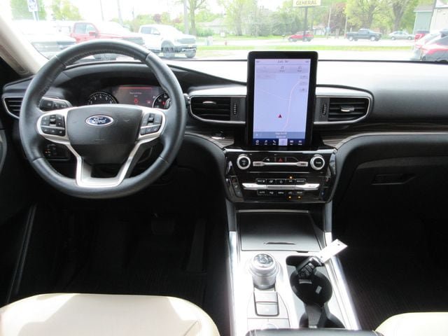 Certified 2023 Ford Explorer Limited w/ Limited Technology Package AWD/4WD image 6