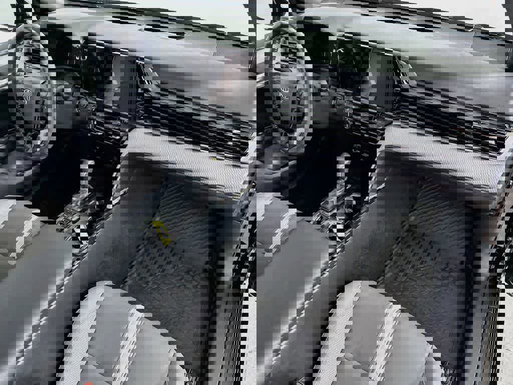 Used 2025 Toyota Camry SE w/ Multimedia Upgrade Package FWD image 33