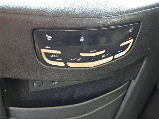 Used 2018 Cadillac Escalade Premium Luxury RWD image 19