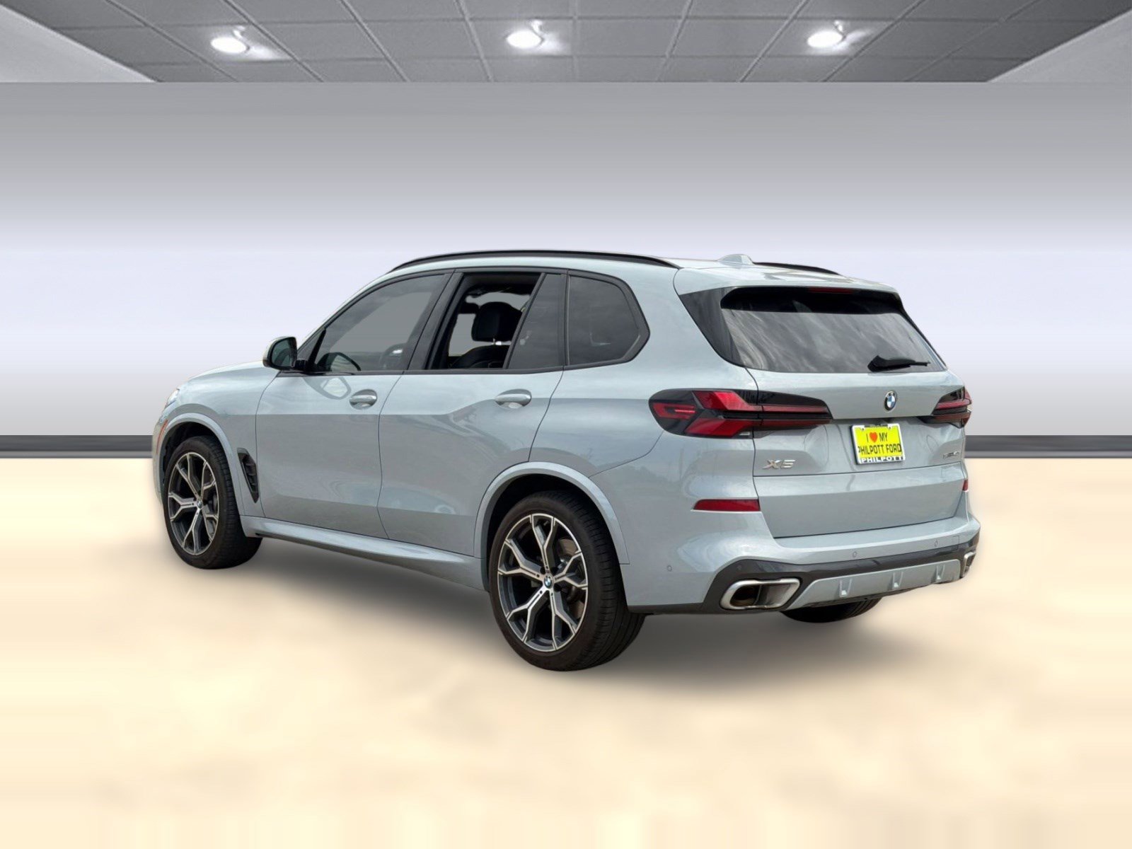 Used 2025 BMW X5 sDrive40i w/ M Sport Package RWD image 3
