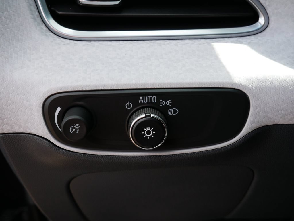 Used 2020 Chevrolet Bolt LT FWD image 16