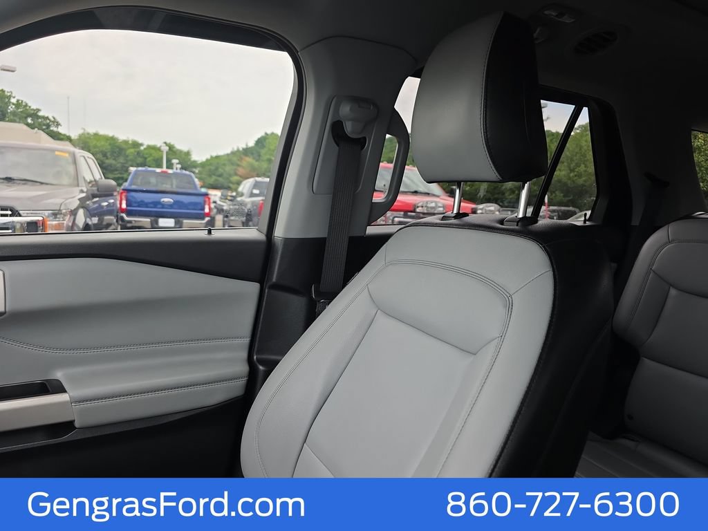 Certified 2021 Ford Explorer XLT w/ Equipment Group 202A AWD/4WD image 40
