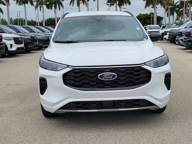 Certified 2023 Ford Escape ST-Line w/ Tech Pack #1 FWD image 2