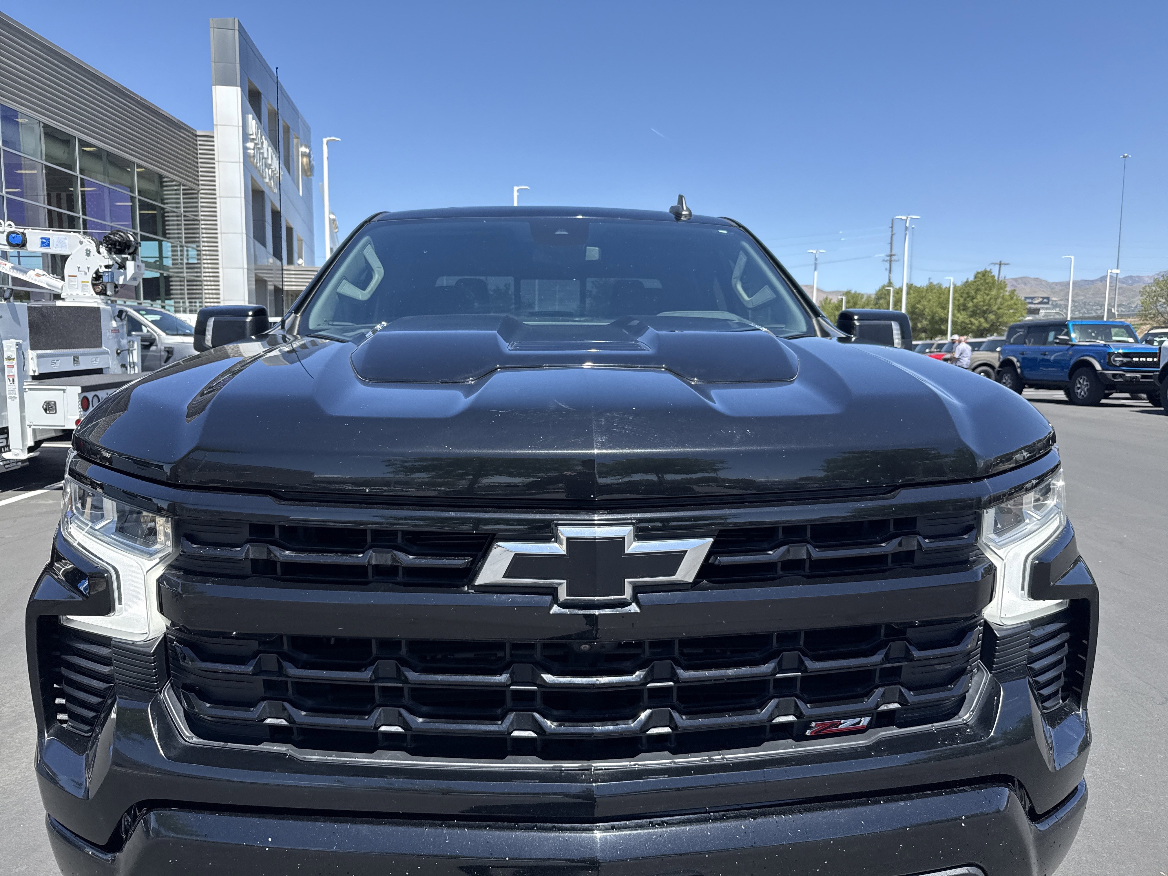 Used 2022 Chevrolet Silverado 1500 LT Trail Boss w/ LT Trail Boss Premium Package AWD/4WD image 8
