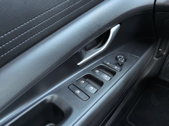 Used 2024 Hyundai Elantra SEL FWD image 30