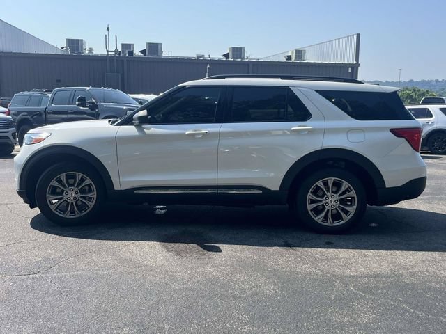 Certified 2022 Ford Explorer XLT w/ Equipment Group 202A AWD/4WD image 7
