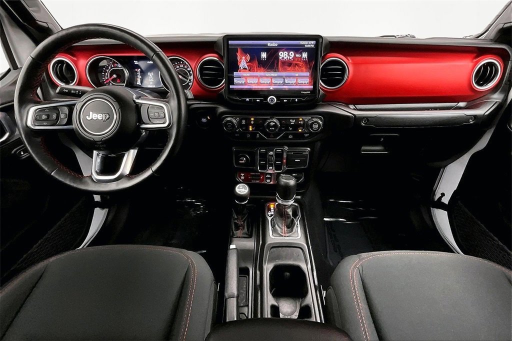 Used 2021 Jeep Gladiator Rubicon w/ Cold Weather Group image 16
