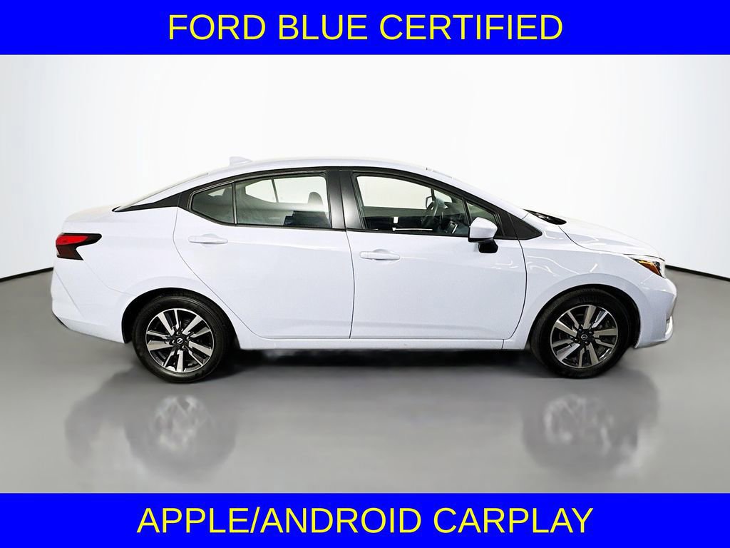 Used 2025 Nissan Versa SV image 2