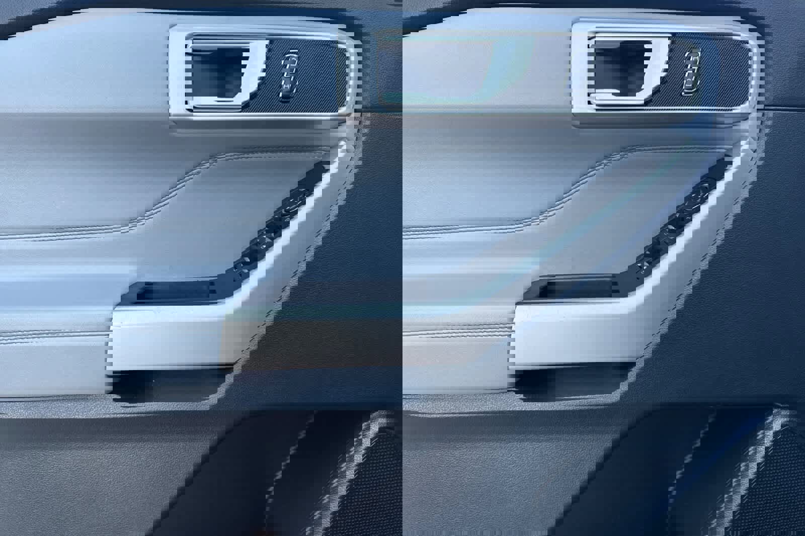 Certified 2023 Ford Explorer XLT w/ Equipment Group 202A image 12