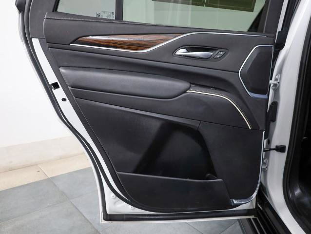 Used 2023 Cadillac Escalade Premium Luxury image 17
