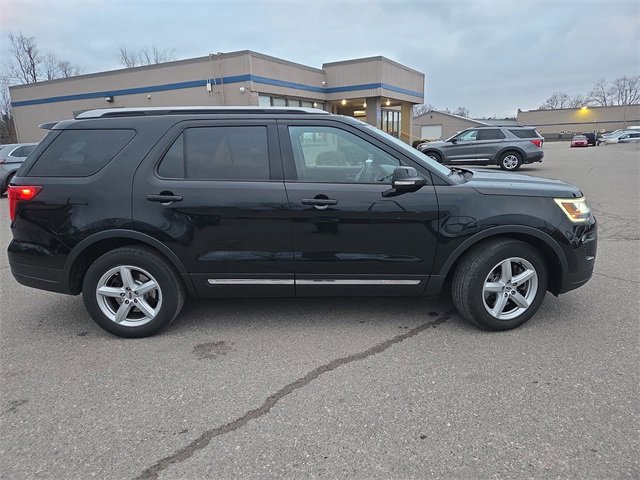 Certified 2018 Ford Explorer XLT w/ Equipment Group 202A image 4