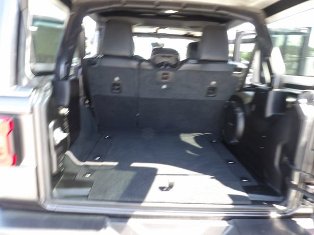 Used 2022 Jeep Wrangler Unlimited Sahara AWD/4WD image 27
