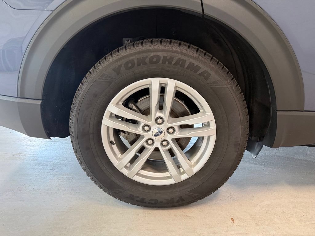 Certified 2021 Ford Explorer XLT w/ Equipment Group 202A AWD/4WD image 37