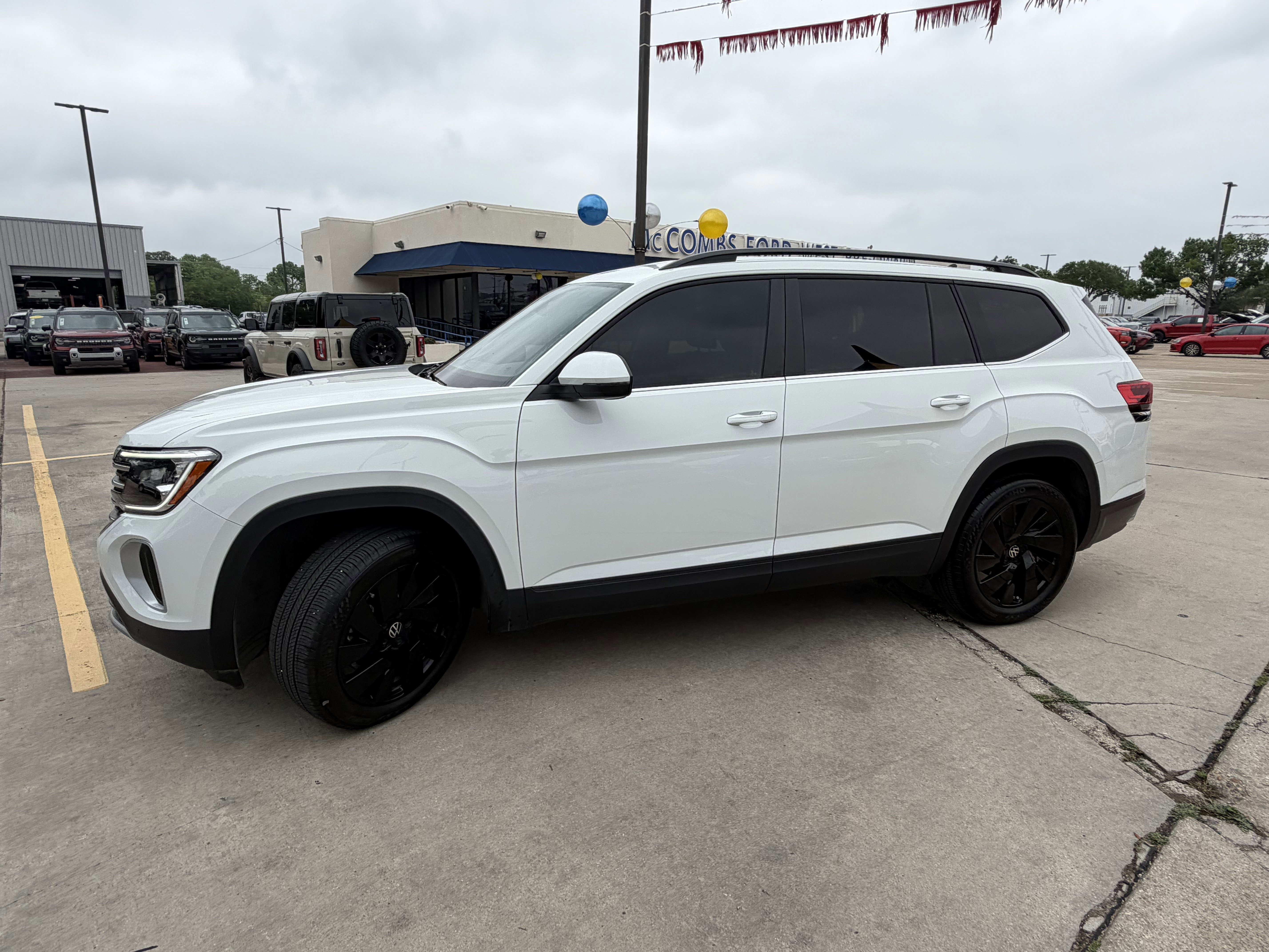 Used 2024 Volkswagen Atlas SE FWD image 8
