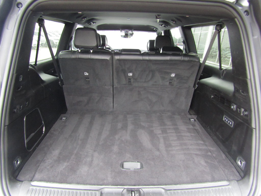 Used 2025 Jeep Wagoneer L Series II AWD/4WD image 37