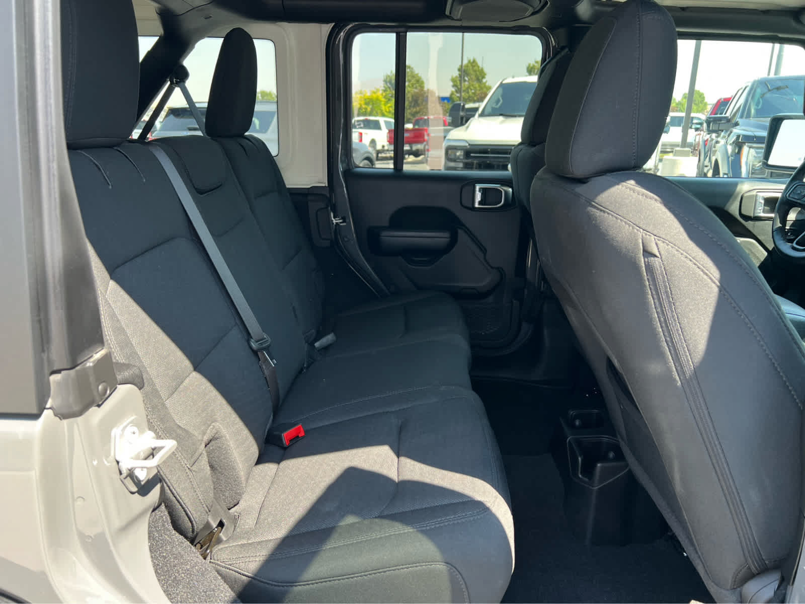 Used 2021 Jeep Wrangler Unlimited Sport AWD/4WD image 25