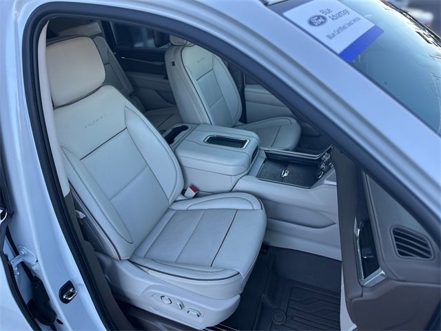 Used 2024 GMC Yukon XL Denali w/ Advanced Technology Package image 29