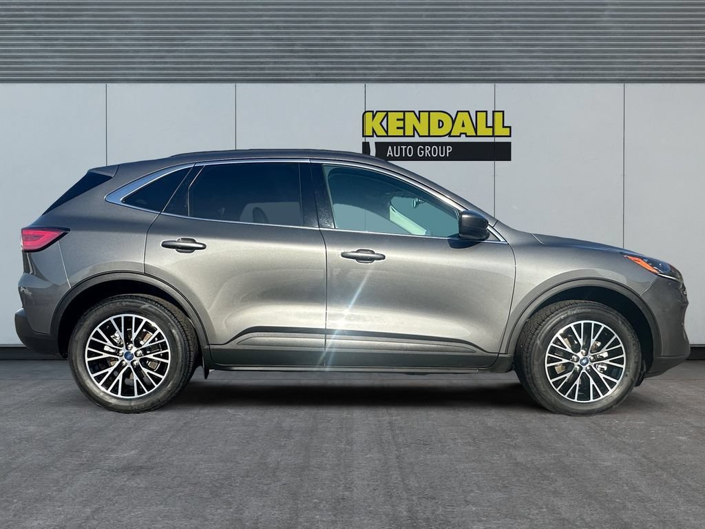 Certified 2022 Ford Escape Titanium FWD image 6