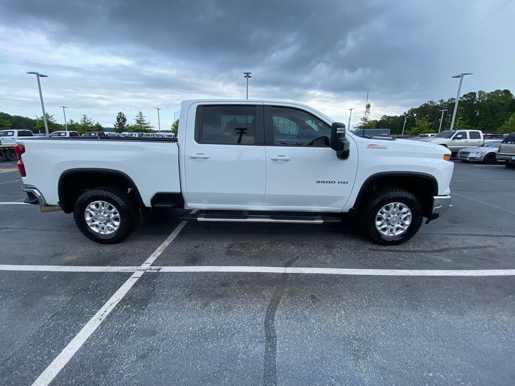 Used 2025 Chevrolet Silverado 2500 LT AWD/4WD image 8