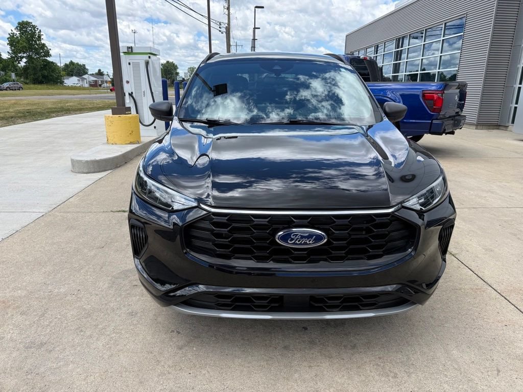 Certified 2023 Ford Escape ST-Line w/ Tech Pack #1 FWD image 6