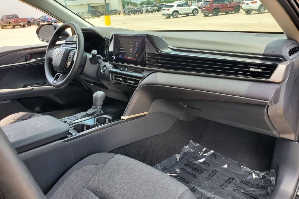 Used 2026 Toyota Camry LE FWD image 15