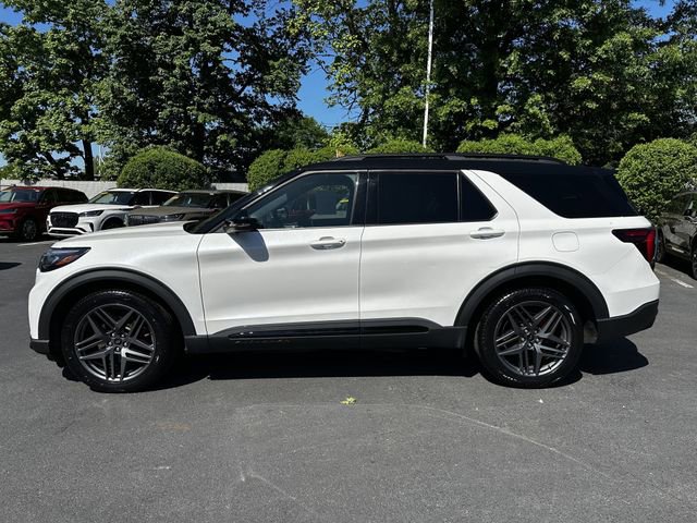 Certified 2025 Ford Explorer ST AWD/4WD image 8