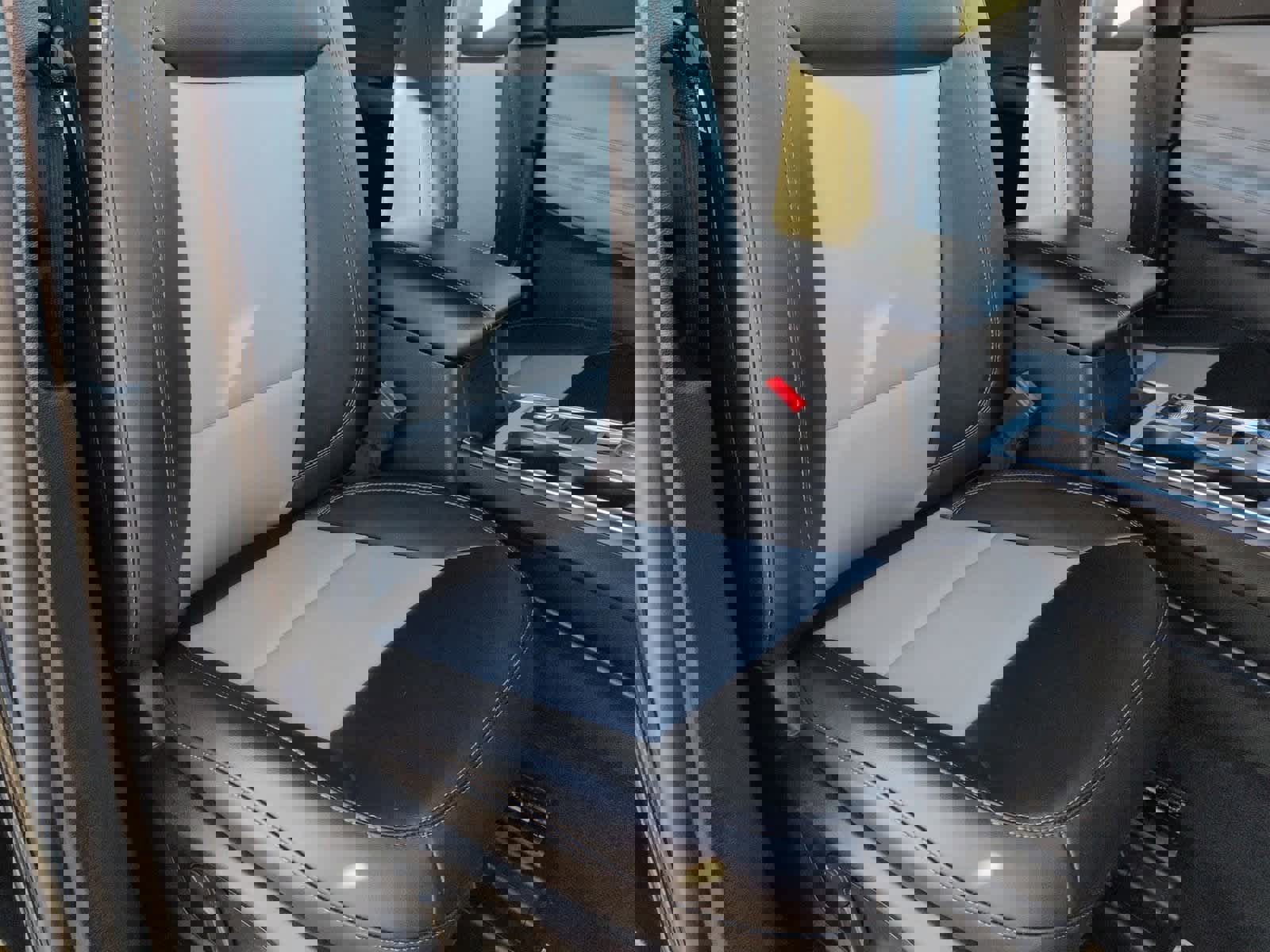 Certified 2022 Ford Explorer XLT w/ Equipment Group 202A image 24