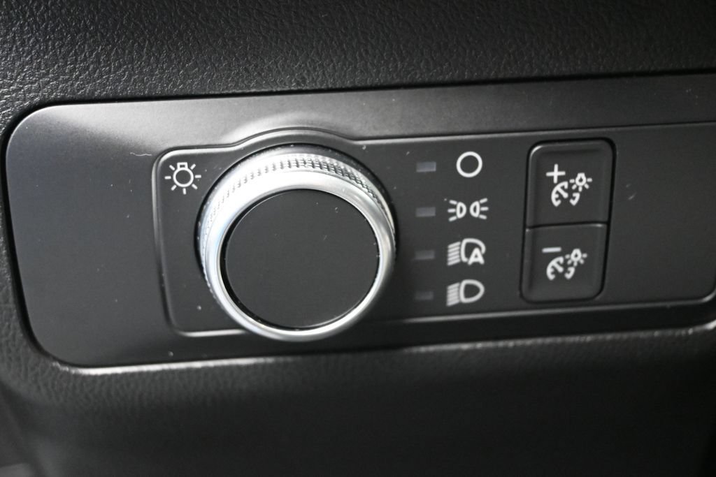 Certified 2020 Ford Escape SE FWD image 12