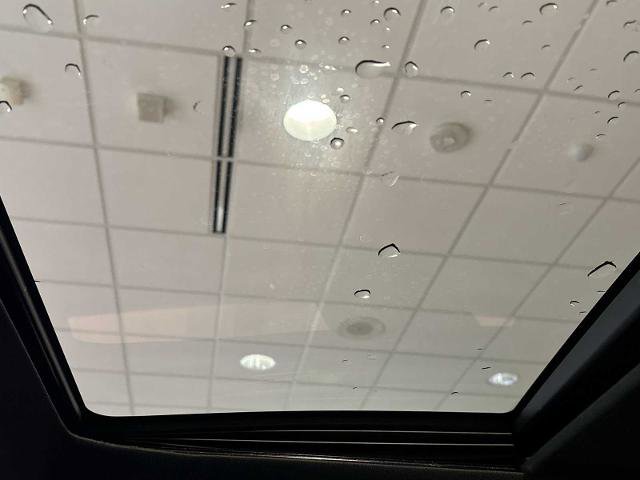 Used 2018 Chrysler 300 S w/ Safetytec Plus Group image 18