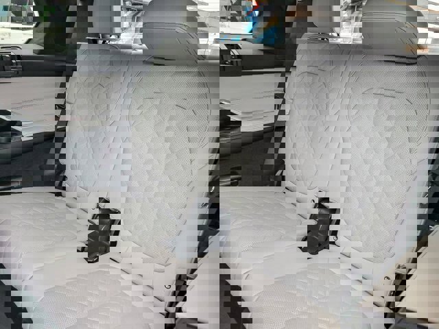 Used 2023 BMW X7 xDrive40i w/ Executive Package image 18