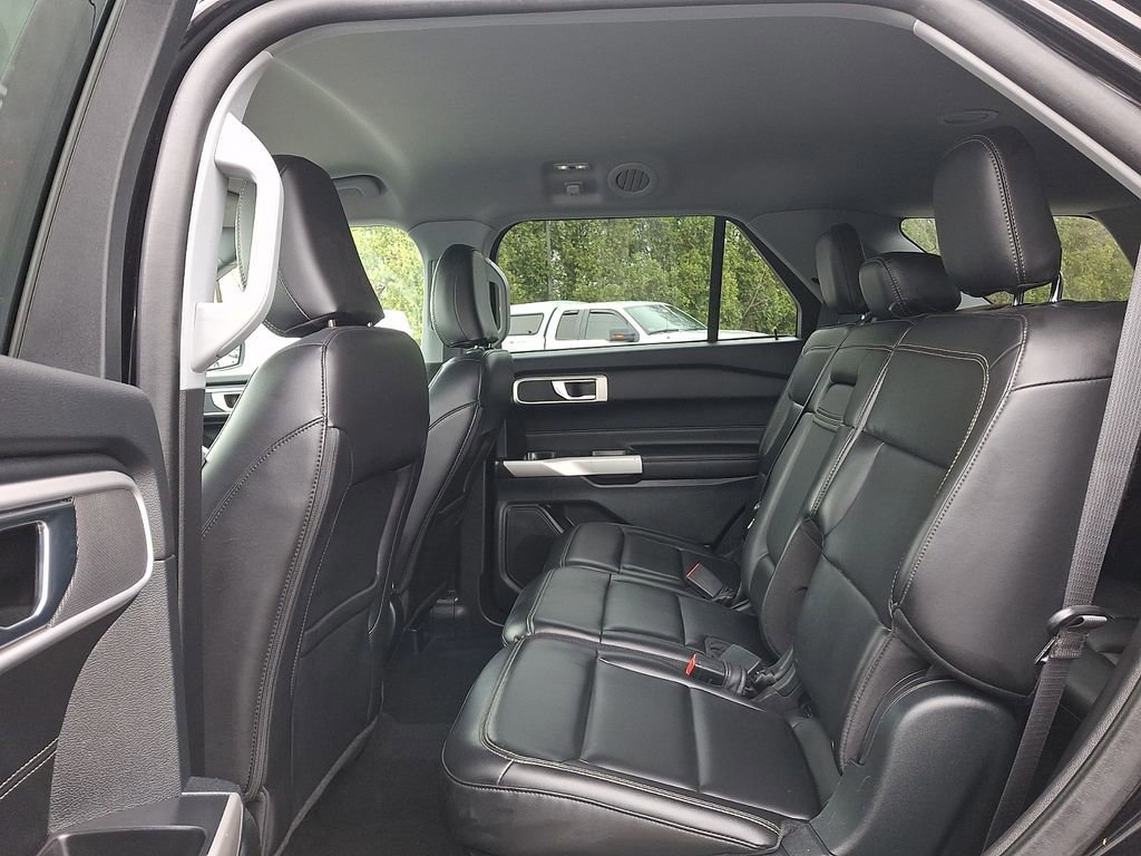 Certified 2021 Ford Explorer XLT w/ Equipment Group 202A image 11