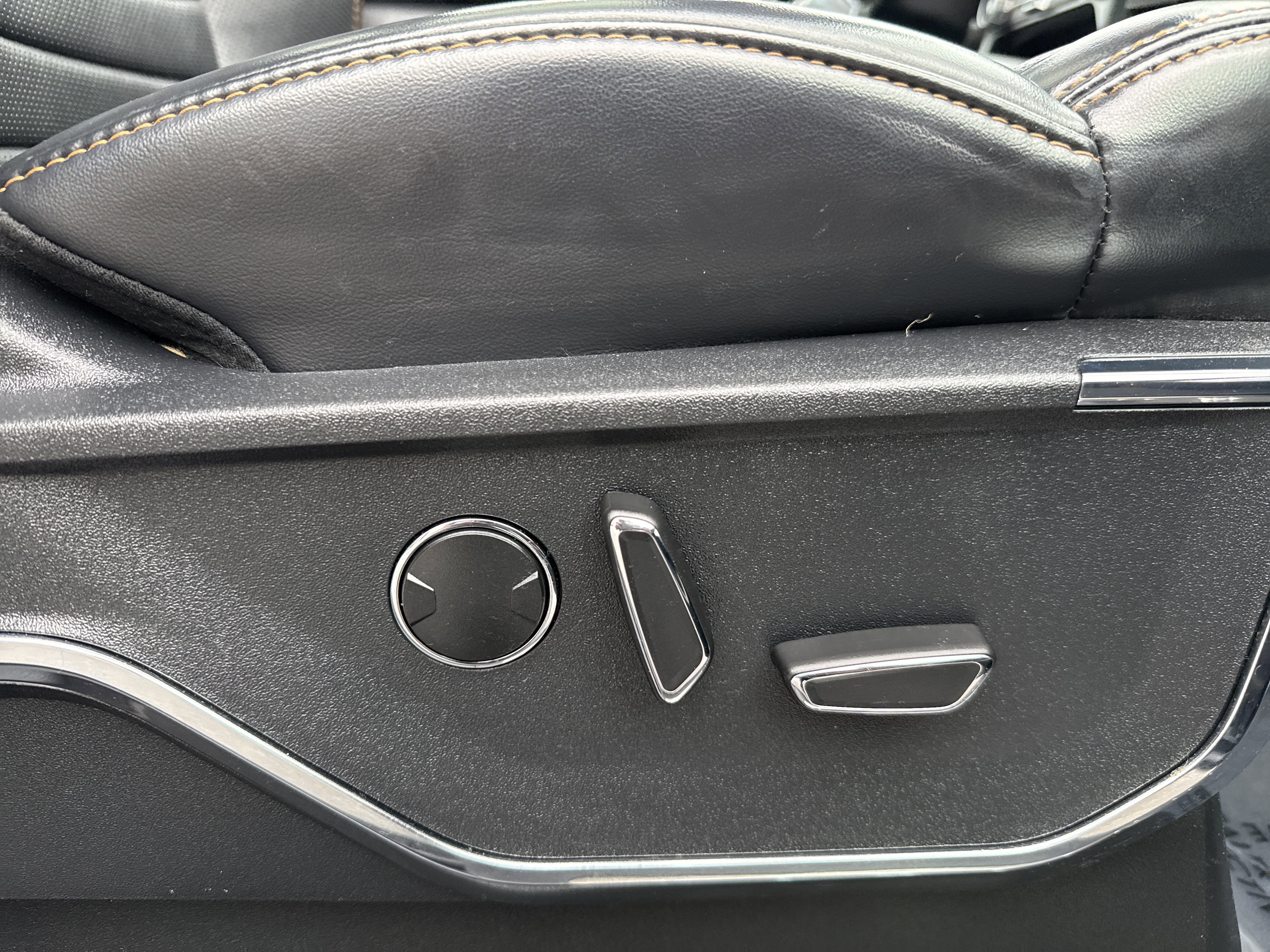 Certified 2023 Ford F150 Platinum w/ Equipment Group 701A High image 32