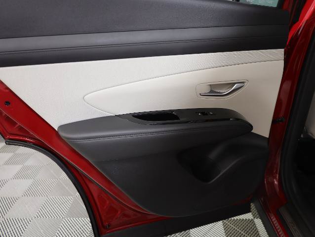 Used 2025 Hyundai Tucson Limited AWD/4WD image 36