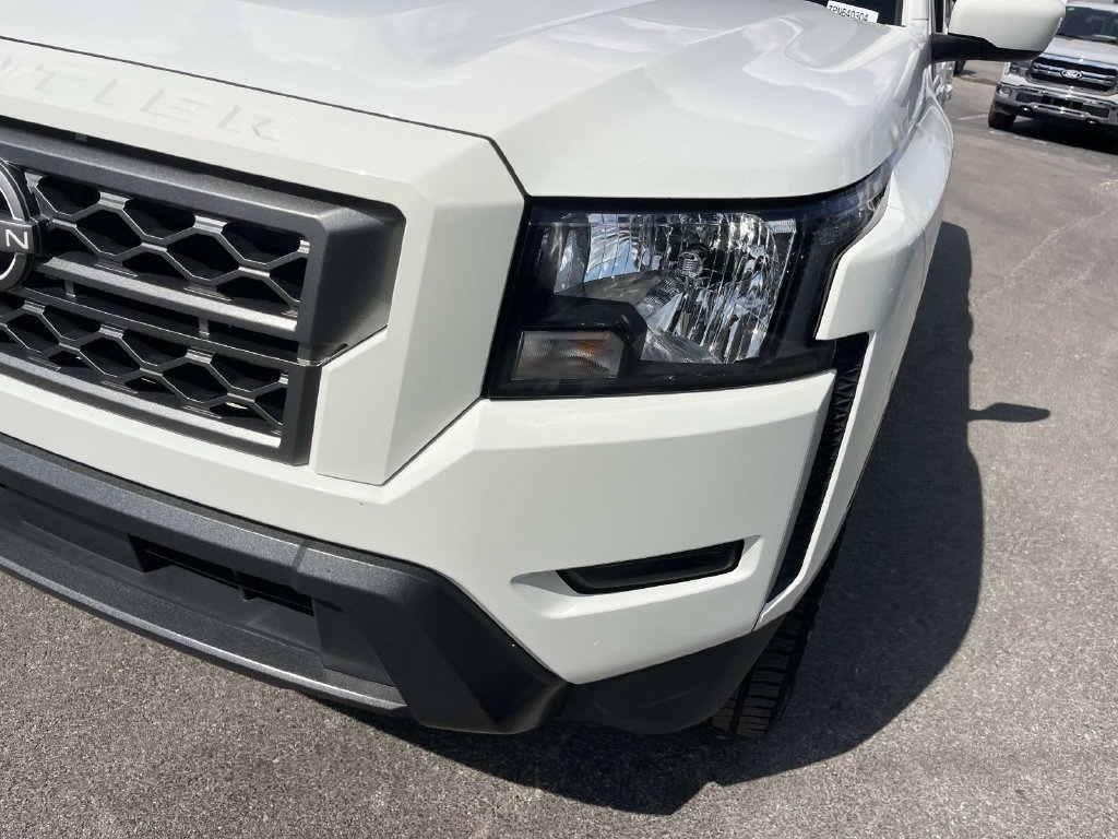 Used 2023 Nissan Frontier SV w/ Technology Package RWD image 11