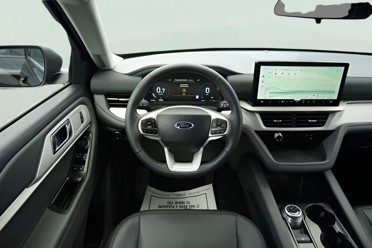 Certified 2026 Ford Explorer Active RWD image 23