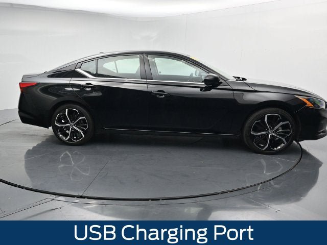 Used 2025 Nissan Altima 2.5 SR FWD image 12