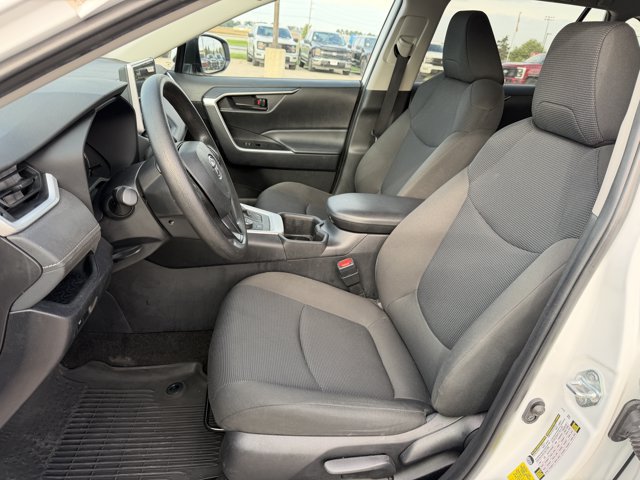 Used 2024 Toyota RAV4 LE AWD/4WD image 9