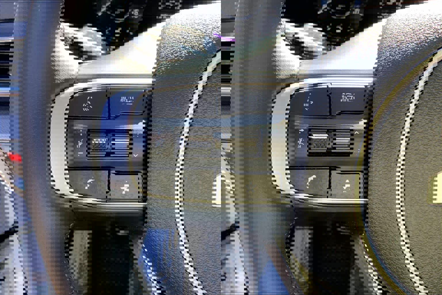 Used 2024 Kia Sportage SX image 24