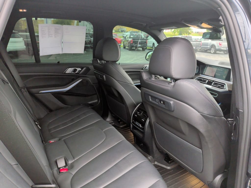 Used 2022 BMW X5 xDrive45e w/ M Sport Package AWD/4WD image 16