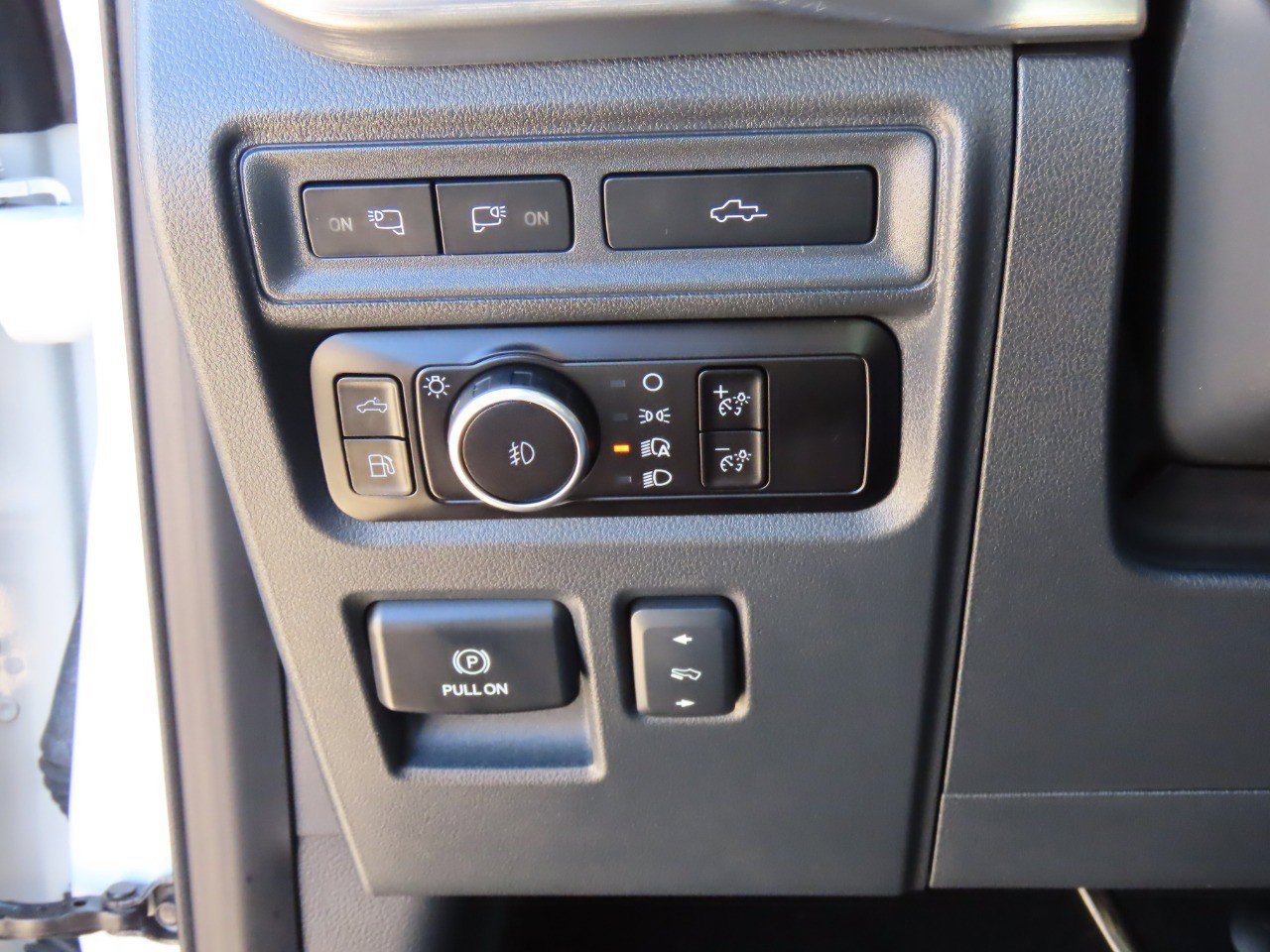 Certified 2023 Ford F150 Lariat w/ Equipment Group 502A High image 27