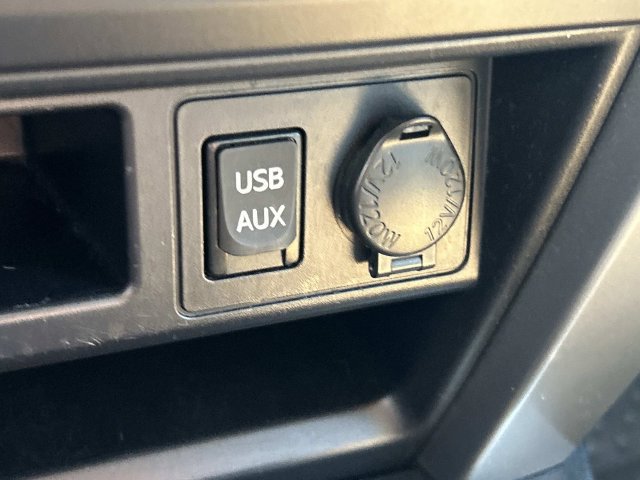 Used 2019 Toyota 4Runner SR5 AWD/4WD image 36
