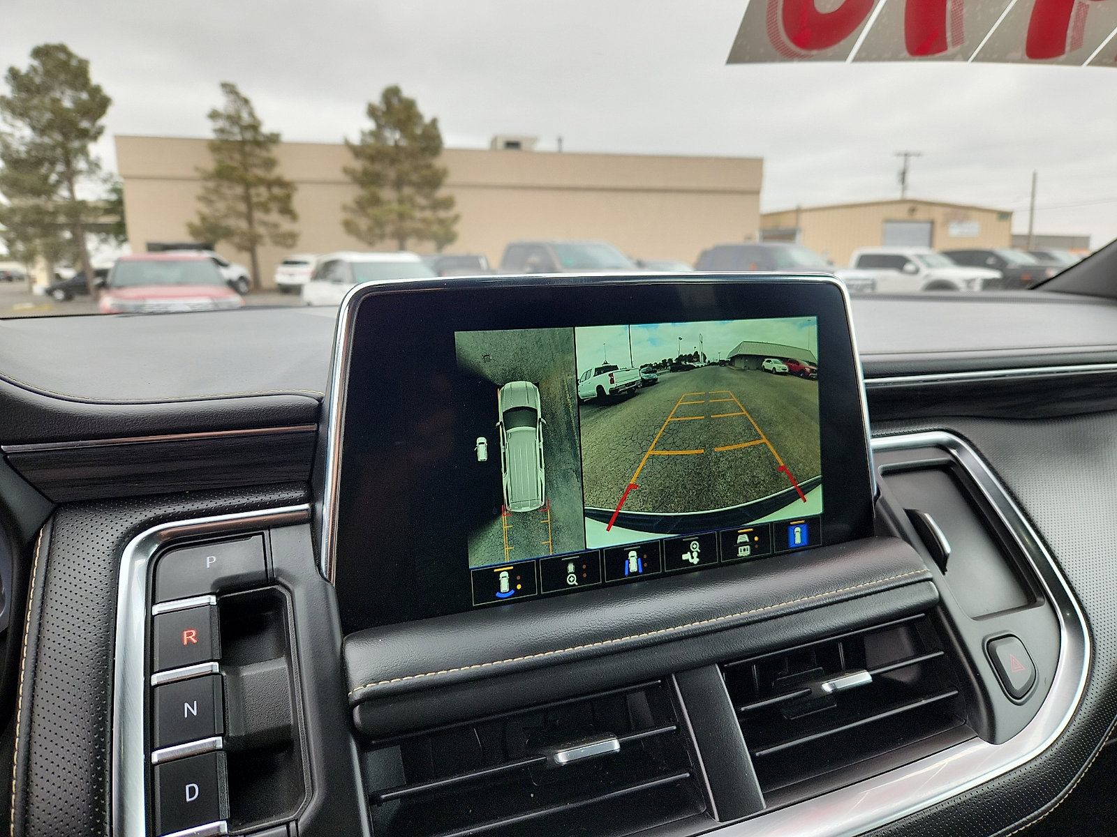 Used 2022 GMC Yukon SLT w/ SLT Luxury Package RWD image 11