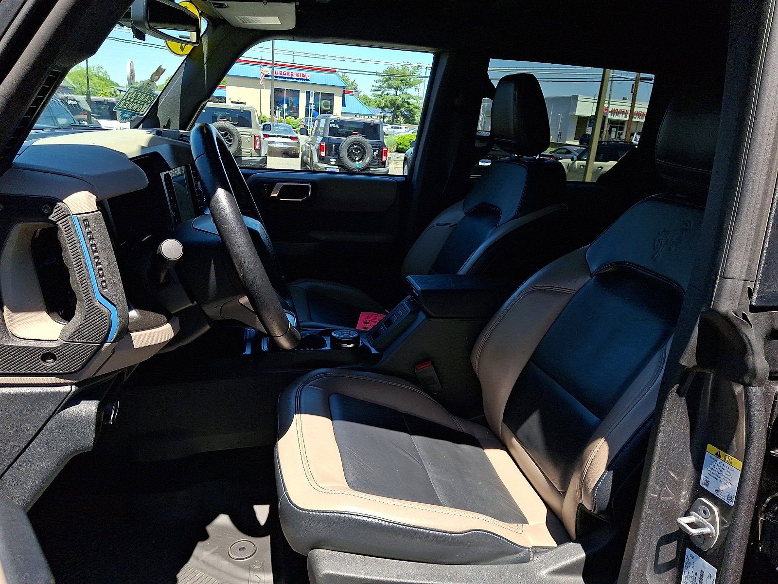 Certified 2023 Ford Bronco Wildtrak AWD/4WD image 15