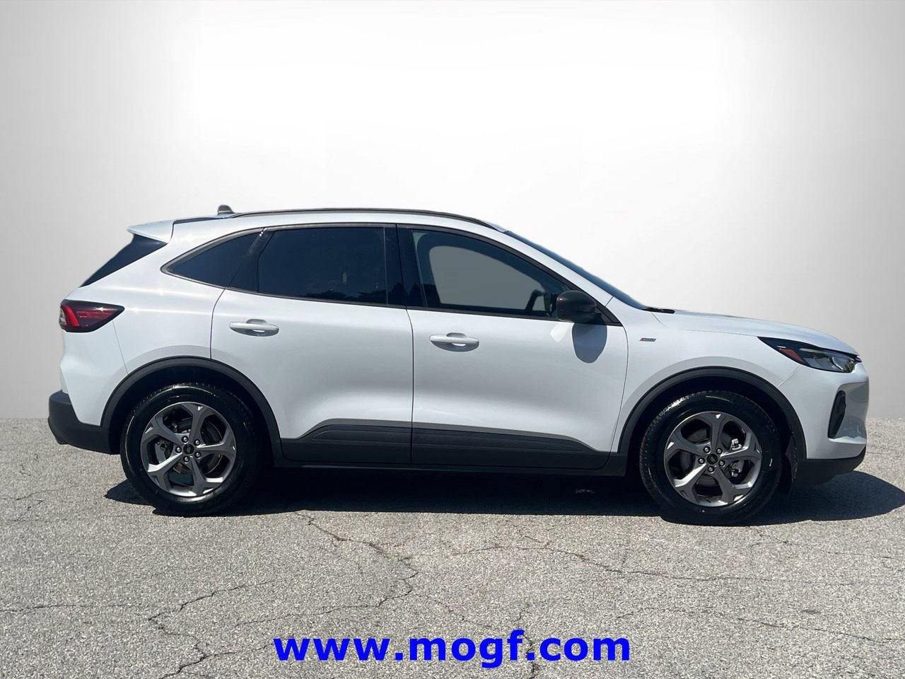 Certified 2025 Ford Escape ST-Line FWD image 26