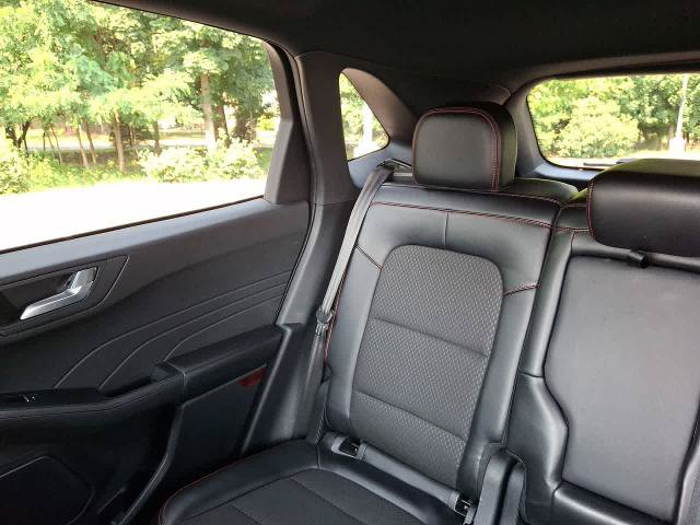 Certified 2024 Ford Escape ST-Line AWD/4WD image 12