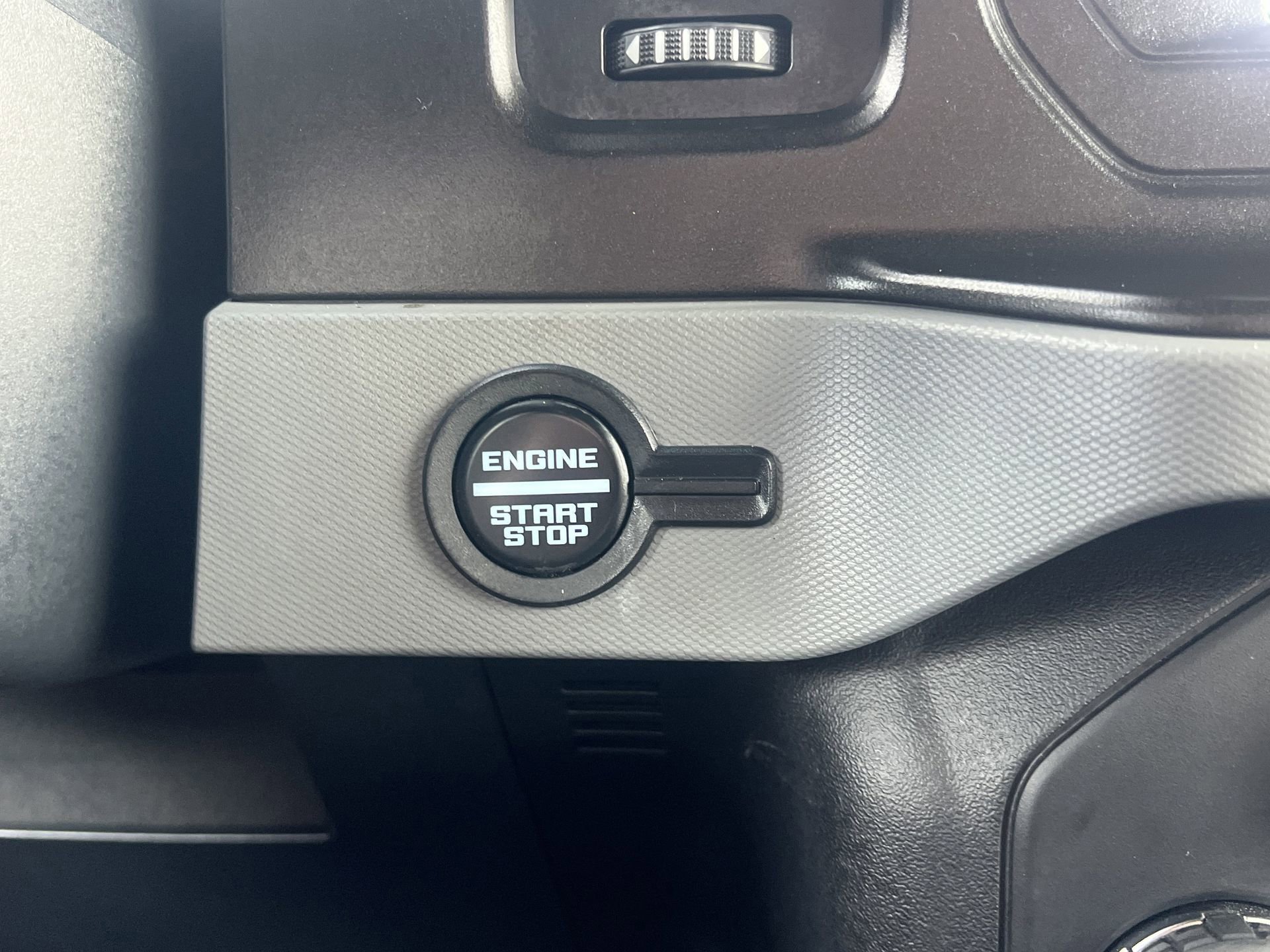 Certified 2023 Ford Bronco Black Diamond image 12