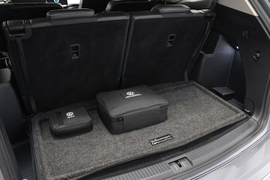 Used 2024 Volkswagen Atlas SEL Premium R-Line AWD/4WD image 19