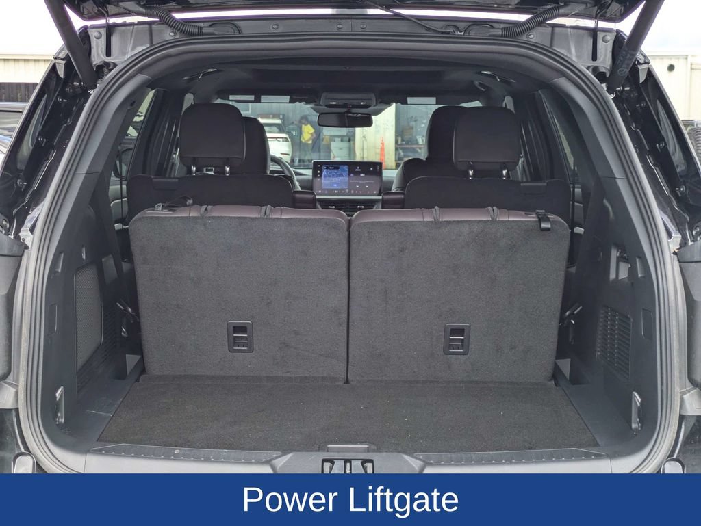 Certified 2026 Ford Explorer Platinum RWD image 13